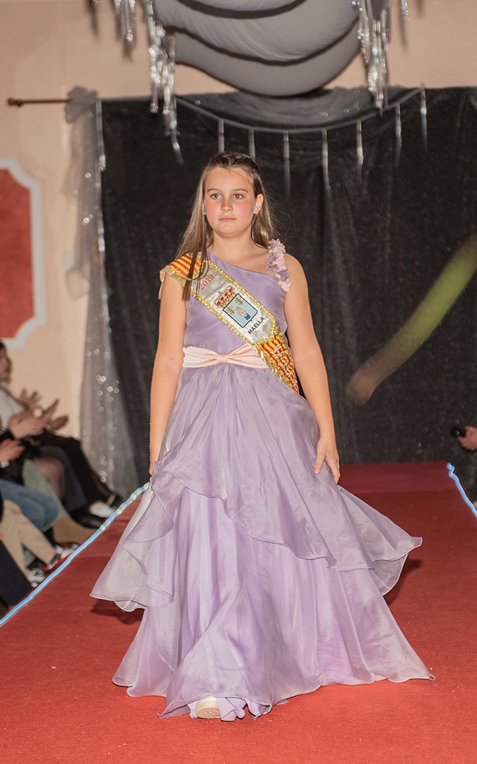 Uno de los vestidos de las Maellanas de Honor. / MJ Fotografía