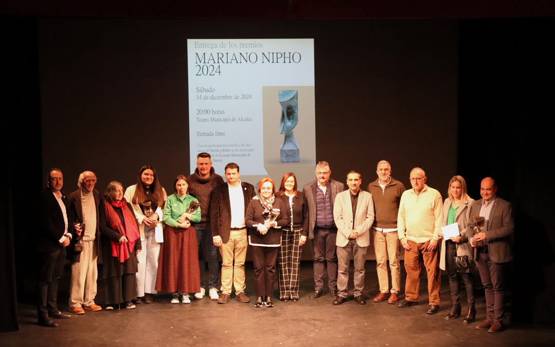 Fotografía conjunta de los galardonados en la IX edición de los Premios Mariano Nipho./ Sandra Jiménez