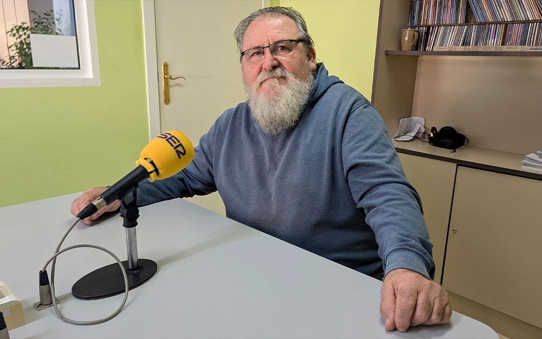 Manuel Herrero en Radio Caspe./ S.F.