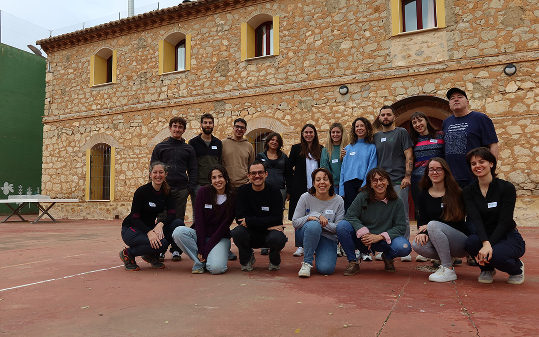 Los jóvenes se desplazaron hasta Romanos para explicar su proyecto. / María Pilar Serrres