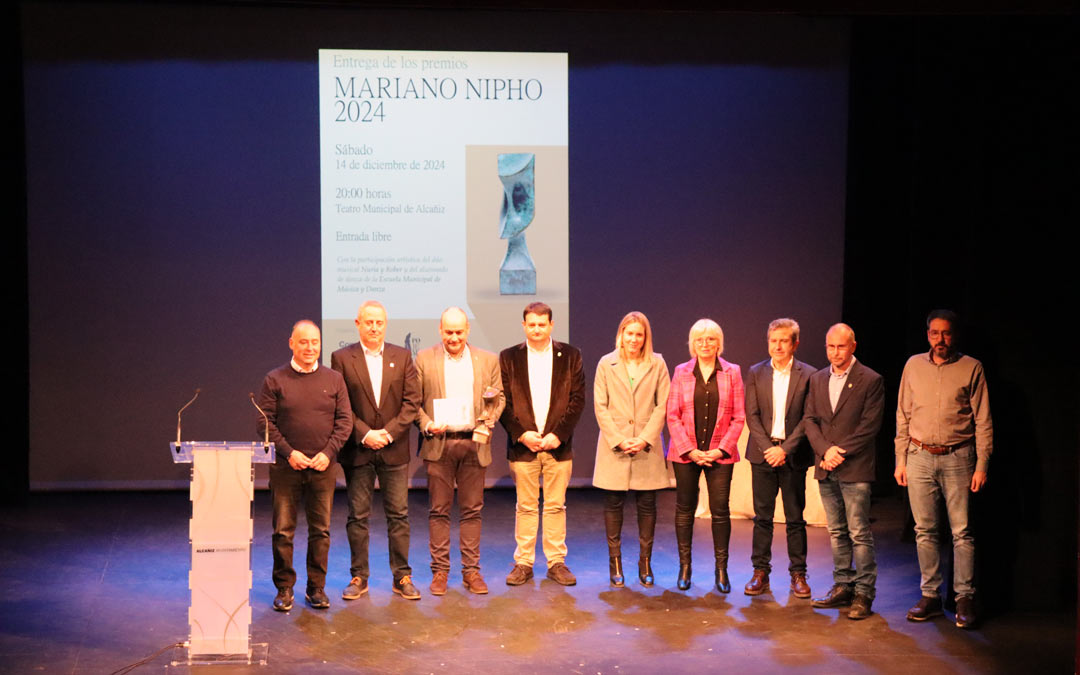 Representantes de la Ruta del Tambor y el Bombo en la entrega del premio Mariano Nipho a cultura./ Sandra Jiménez