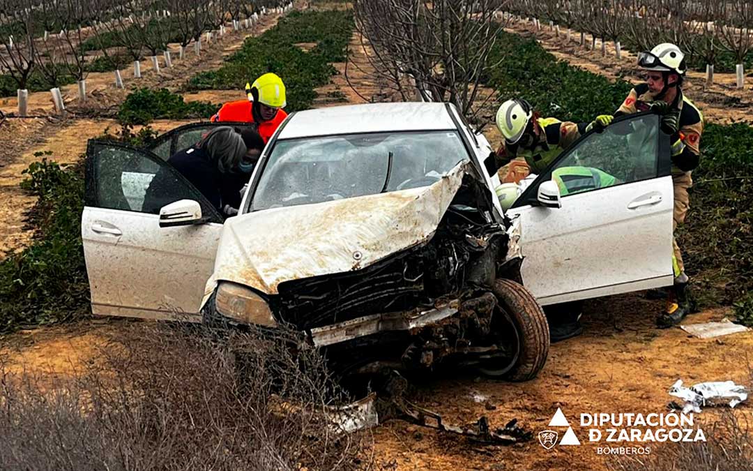 El vehículo en el que viajaban se ha salido de la vía y ha dado varias vueltas de vueltas de campana / Diputación de Zaragoza