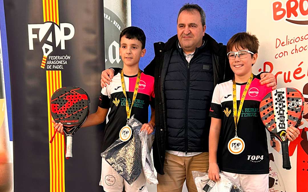 Jorge Salafranca y Pablo Martinez, campeones del Ciclo Aragonés de Menores1 de pádel en la categoría alevín./ Sergio Salafranca