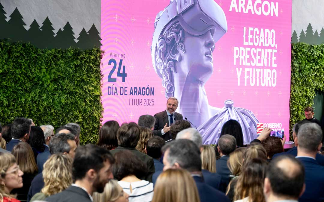 Jorge Azcón, durante su intervención en el Día de Aragón en FITUR 2025./ Fabian Simón DGA