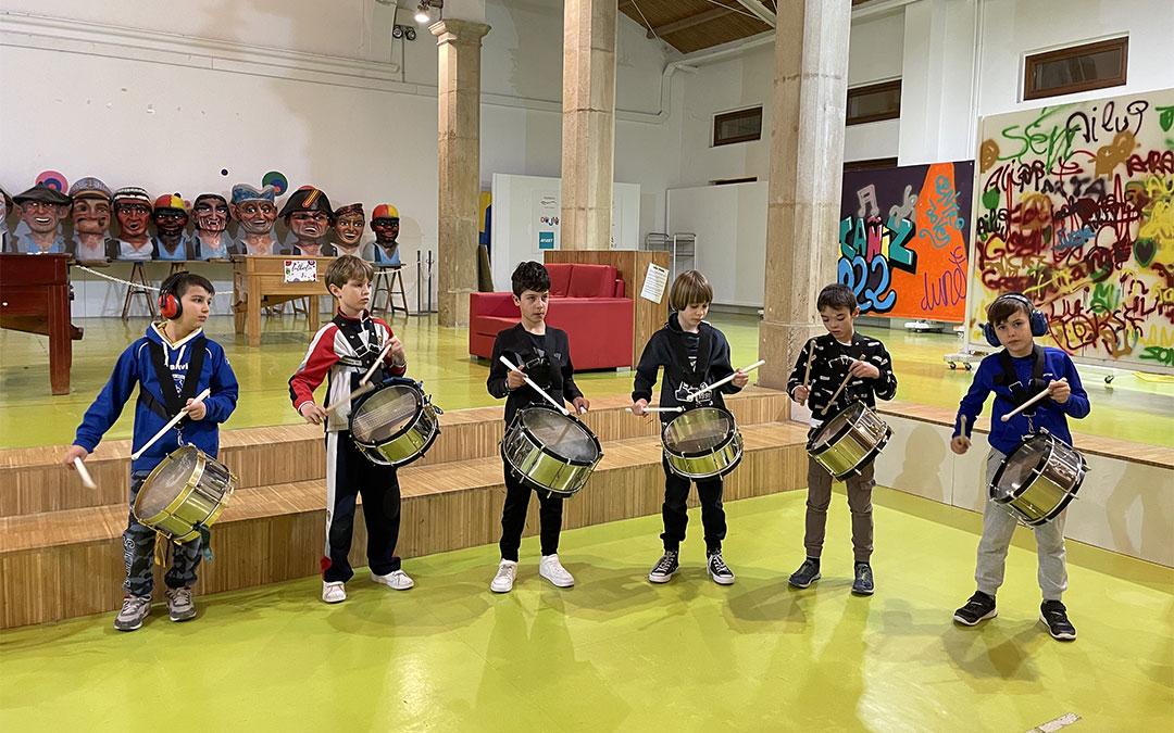 Primer día de clase de la Escuela de Tambor en Alcañiz./ María Celiméndiz