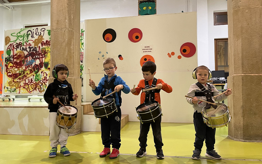 Primer día de clase de la Escuela de Tambor en Alcañiz./ María Celiméndiz