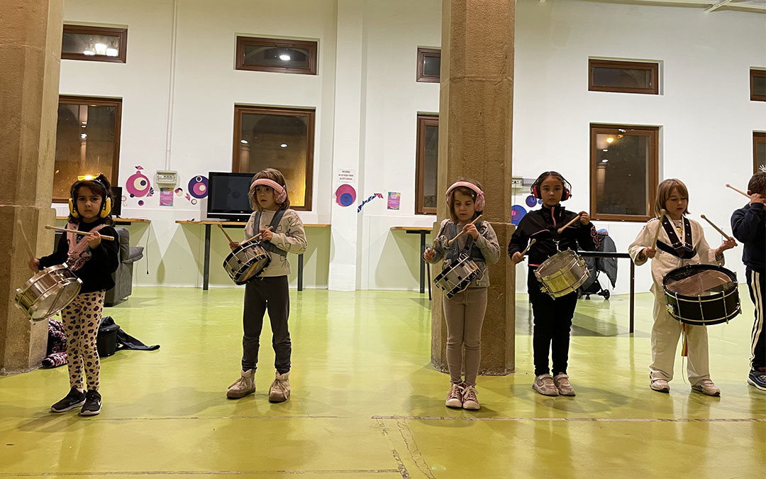 Primer día de clase de la Escuela de Tambor en Alcañiz./ María Celiméndiz