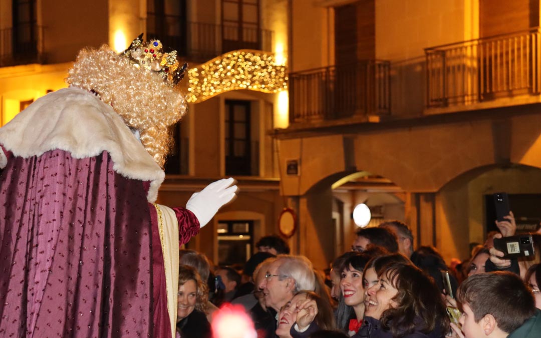 Melchor saludando a todos los visitantes y alcañizanos./ Sandra Jiménez
