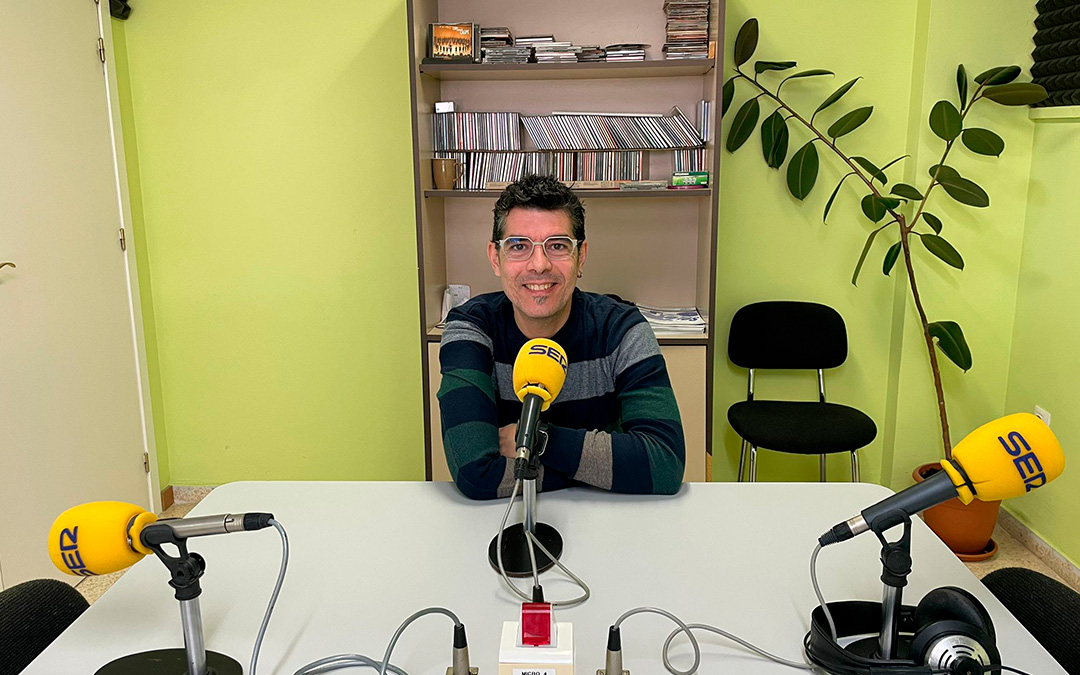 José Manuel Jariod en Radio Caspe./ S.F.