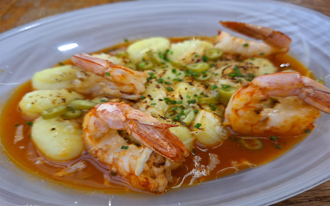 Ñoquis con gambones en salsa de callos. Manuel Barrau