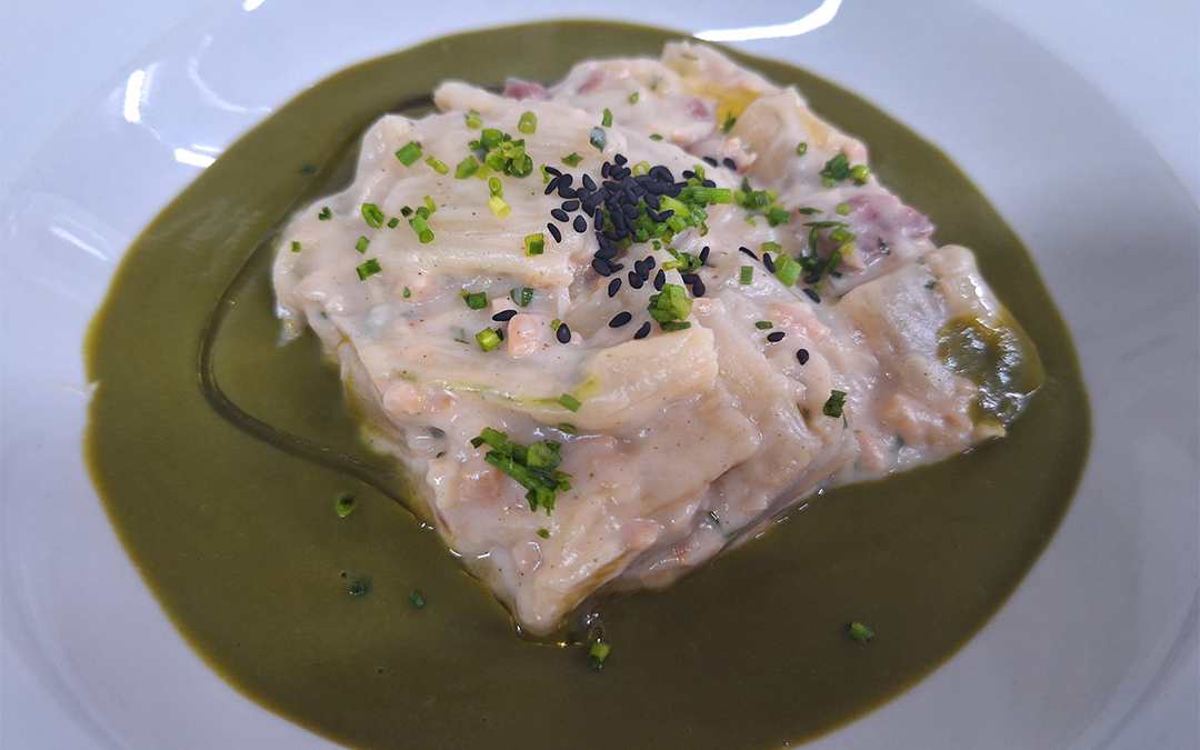 Pencas de acelga en salsa de almendras con crema de sus hojas./ Manuel Barrau