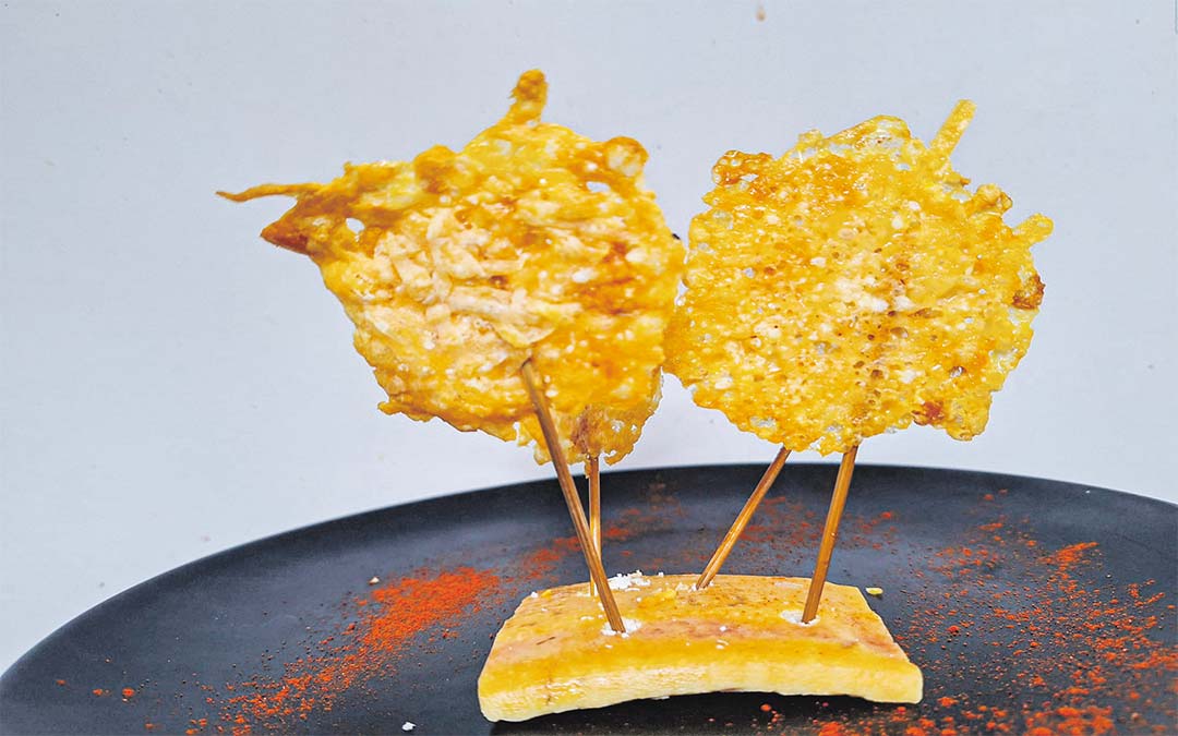 Piruletas de parmesano./ Manuel Barrau