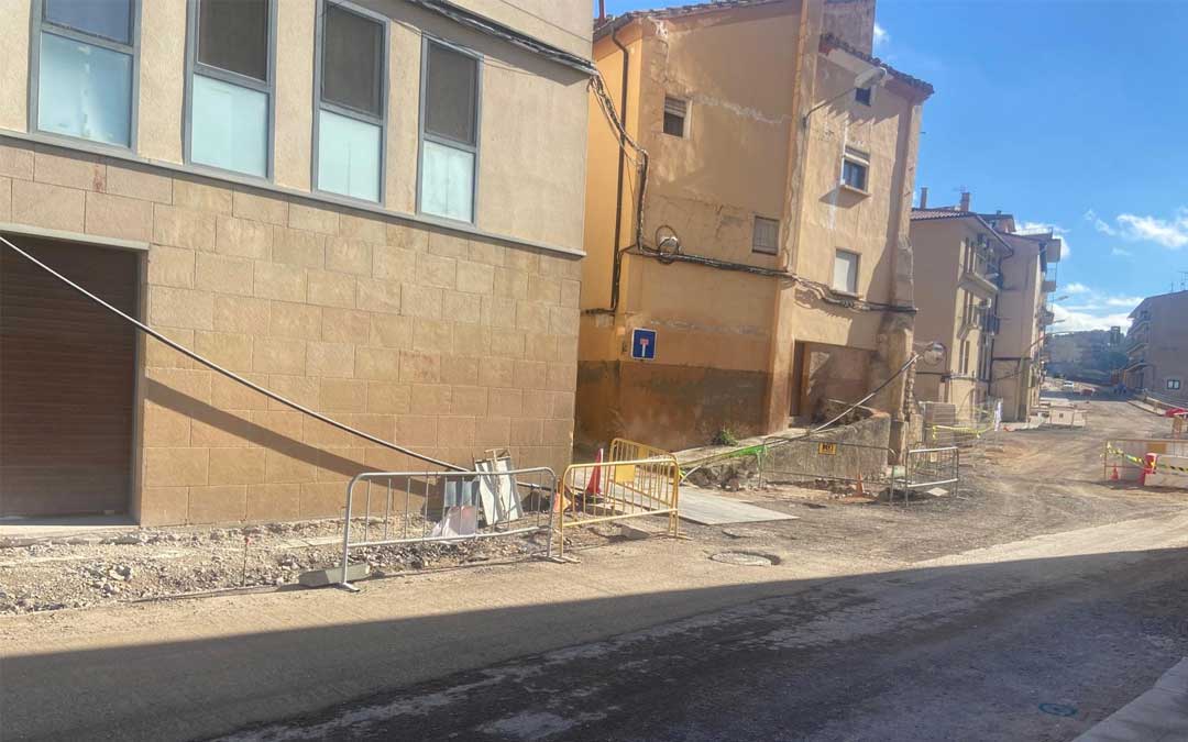 Los sillares que aparecieron a la entrada de la calle San Jaime ya vuelven a estar tapados./ Marina Monreal Rams