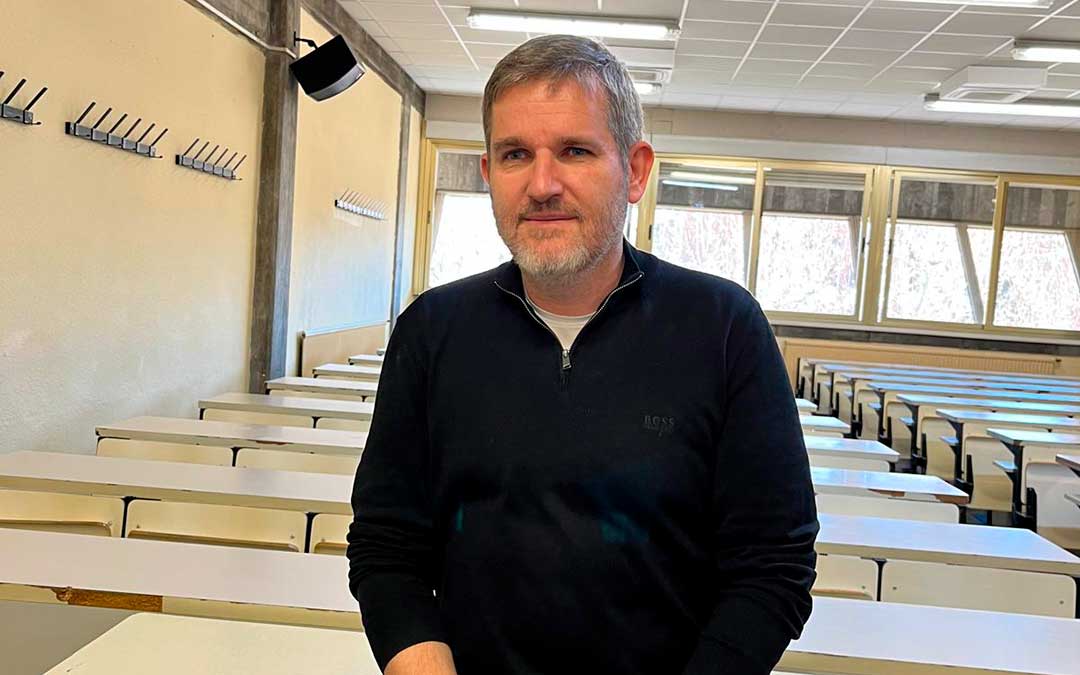 Ignacio Urquizu, el jueves en un aula de la Facultad de Ciencias de la Información de la Universidad Complutense de Madrid / La COMARCA