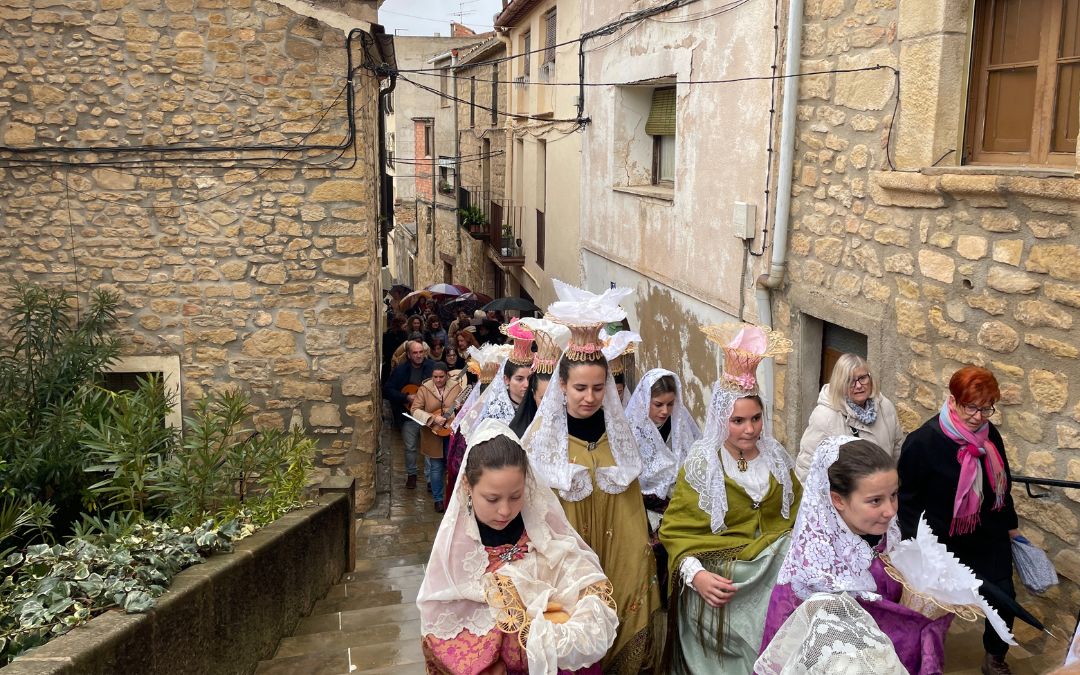 Las mujeres se reúnen para honrar a la patrona./ S.F.