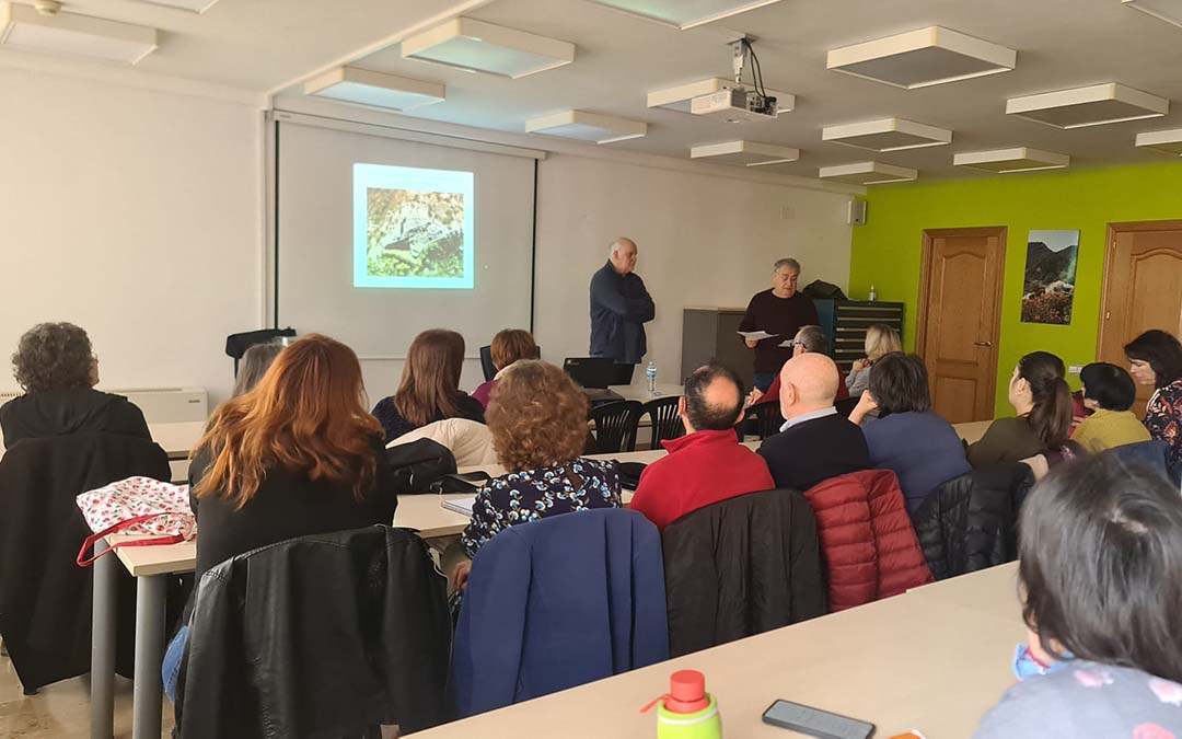 Charla de José Antonio Benavente en las Jornadas de Difusión Patrimonial, celebradas en la sede de la Comarca./Comarca Matarraña.