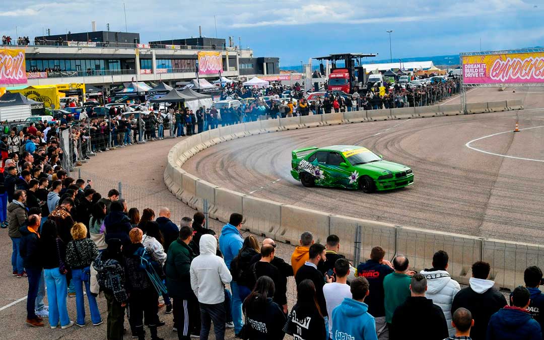 Espectáculo y ambiente en Motorland Aragón con el Eurocrew 2025. / Motorland