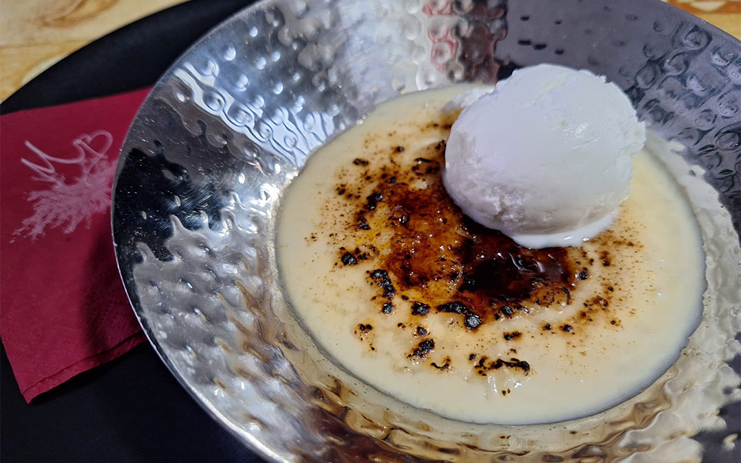 Arroz con leche encostrado con helado de coco./ Manuel Barrau