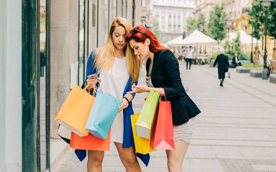 Imagen de archivo de una tarde de compras./ L.C.