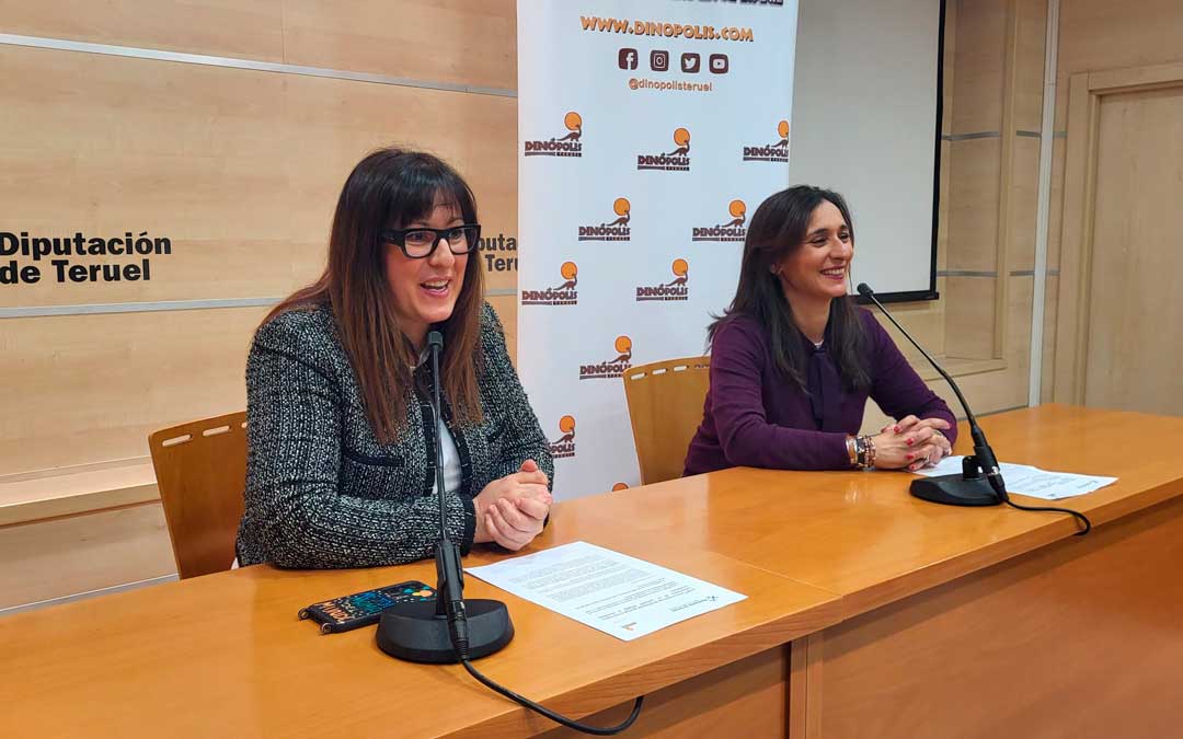 Firma de la renovación del convenio este lunes en la sede de la Diputación./ DPT