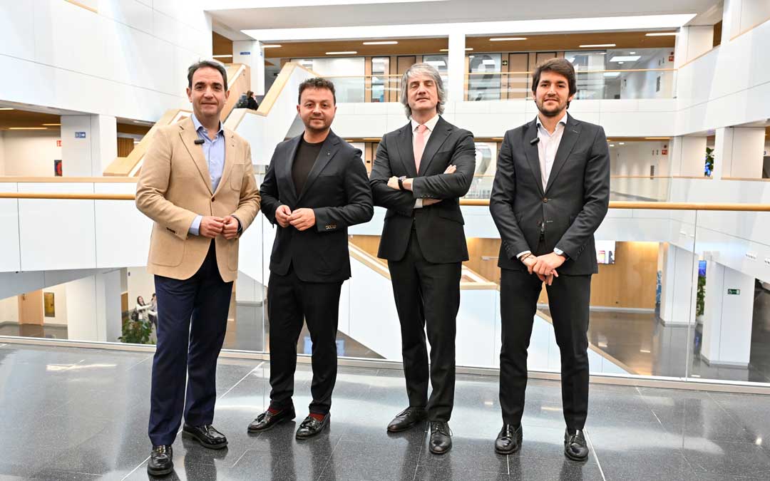 Antono Sangó, director de ESIC Aragón; Eduardo Gómez, presidente de ESIC University; Ramón Arilla, rector; y Jaime Massó, director de comunicación./ ESIC University