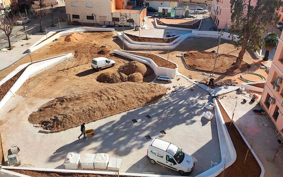 Estado de las obras del parque de la avenida Aragón este pasado jueves./ I.M.