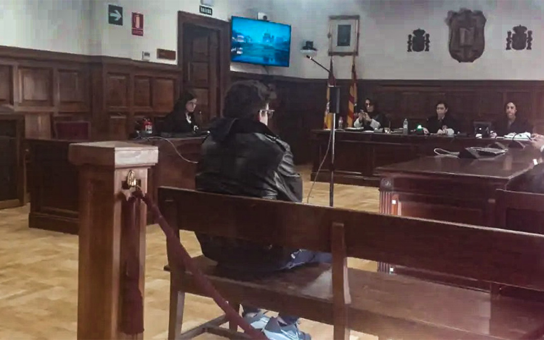 El joven se ha sentado este martes en el banquillo de los acusados de la Audiencia Provincial de Teruel./ Heraldo