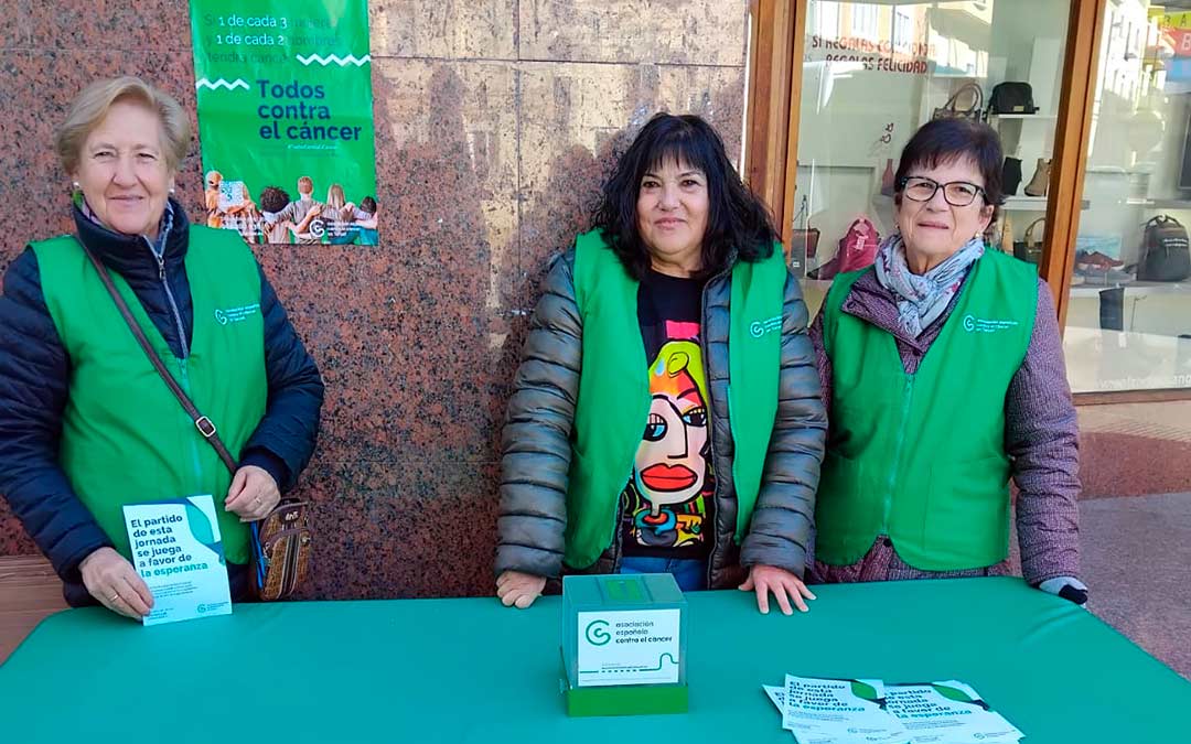Mesa informativa de la Junta Local de Andorra./AECC Andorra