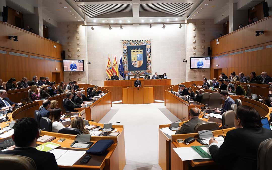Intervención de Azcón en el pleno monográfico de despoblación este martes./ Cortes de Aragón