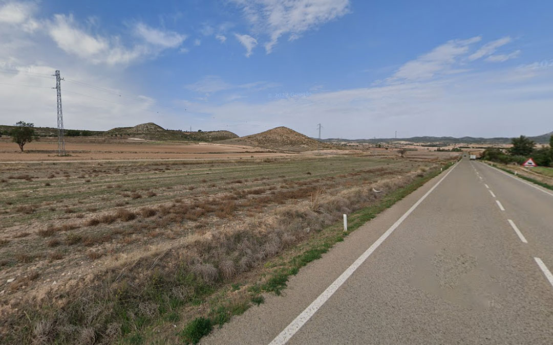 El punto limpio se ubicará junto a la A-226, que conecta Mas de las Matas con Calanda./ Google Maps