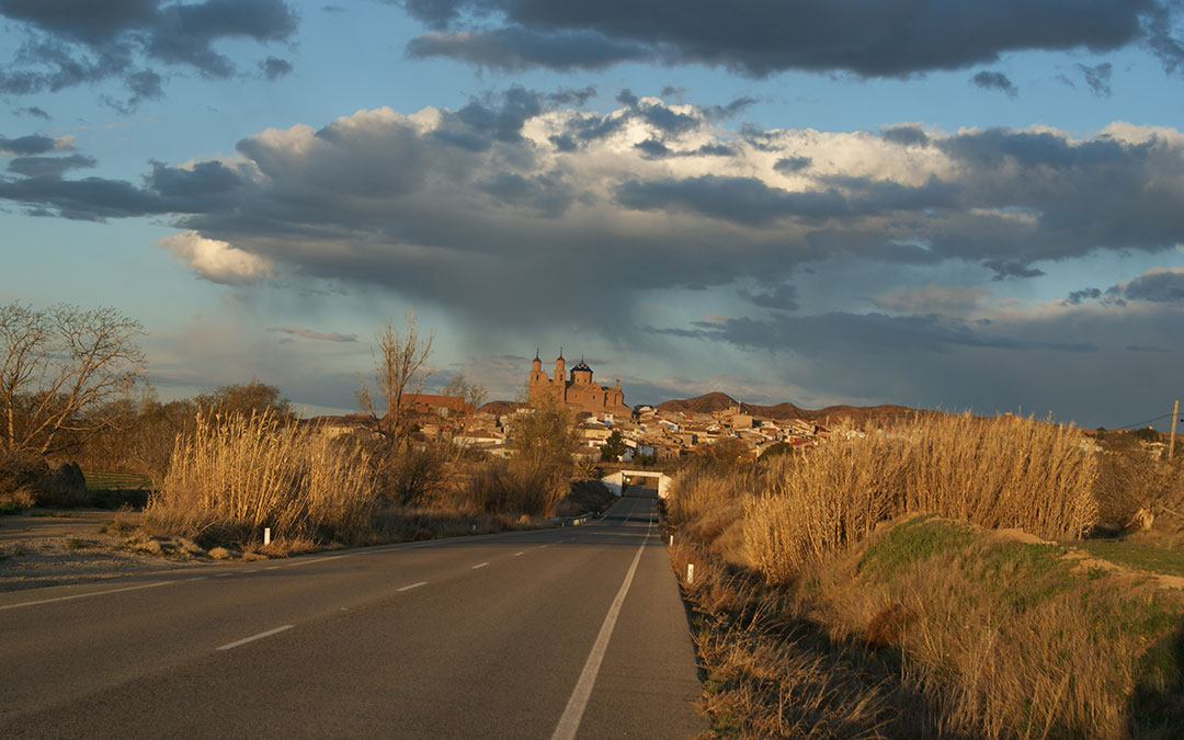 Entrada a Samper de Calanda desde la carretera de Híjar. / B. Severino