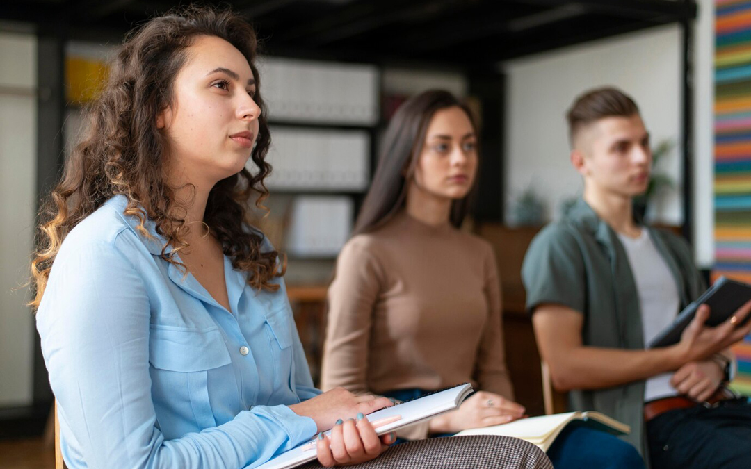 Se exigirá un mínimo de diez años de experiencia laboral o profesional para poder cursar un Grado en la UNED./ Freepik