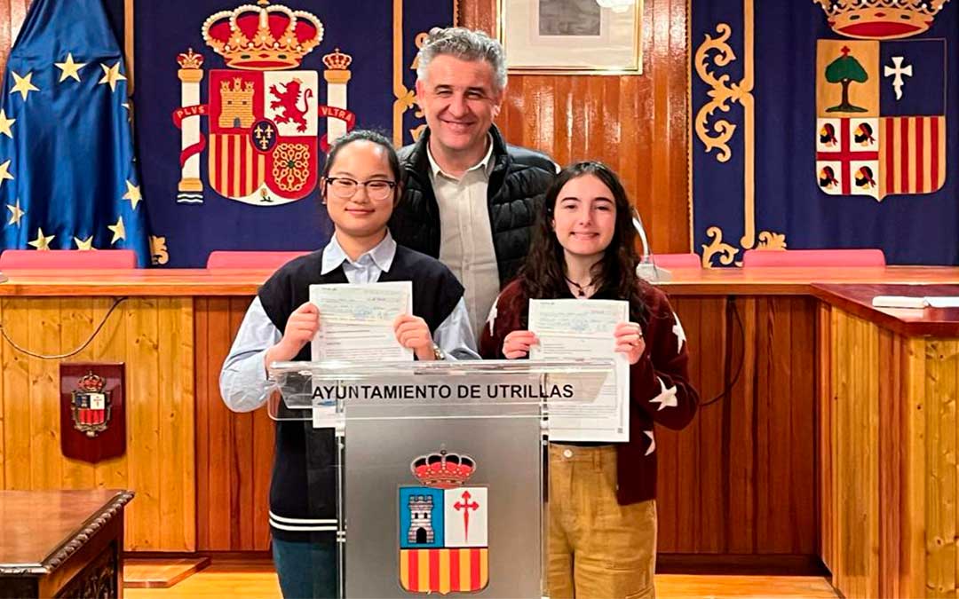 Imagen de archivo. Entrega de las becas a las mejores estudiantes./ Ayto.