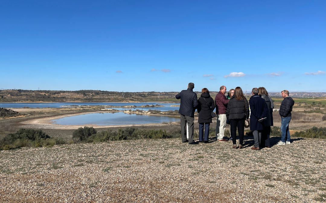 Visita consejero Manuel Blasco a Las Saladas de Chiprana./ S.F.