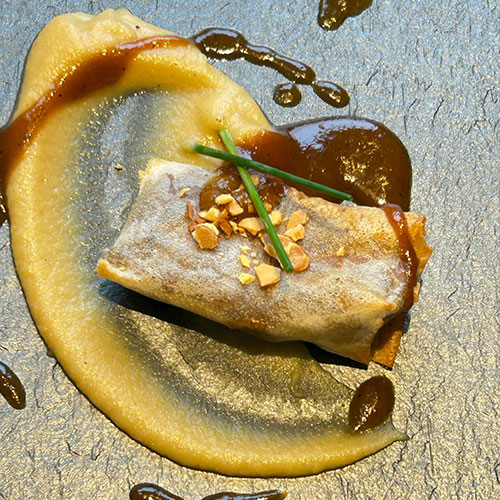 HOTEL CIUDAD DE ALCAÑIZ Solomillo ibérico con salsa de melocotón de Calanda y puré de manzana