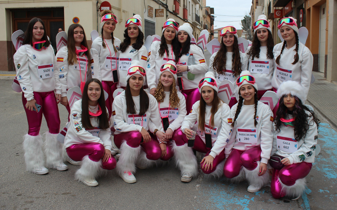 Participantes en el desfile de Carnaval de Caspe / L.C.