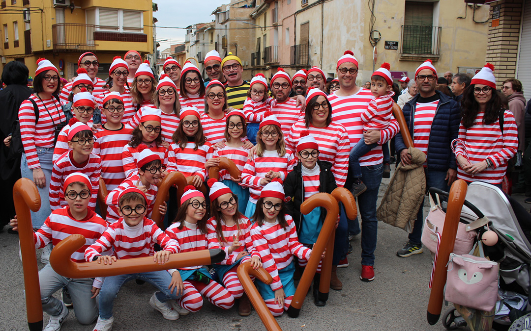 Participantes en el desfile de Carnaval de Caspe / L.C.