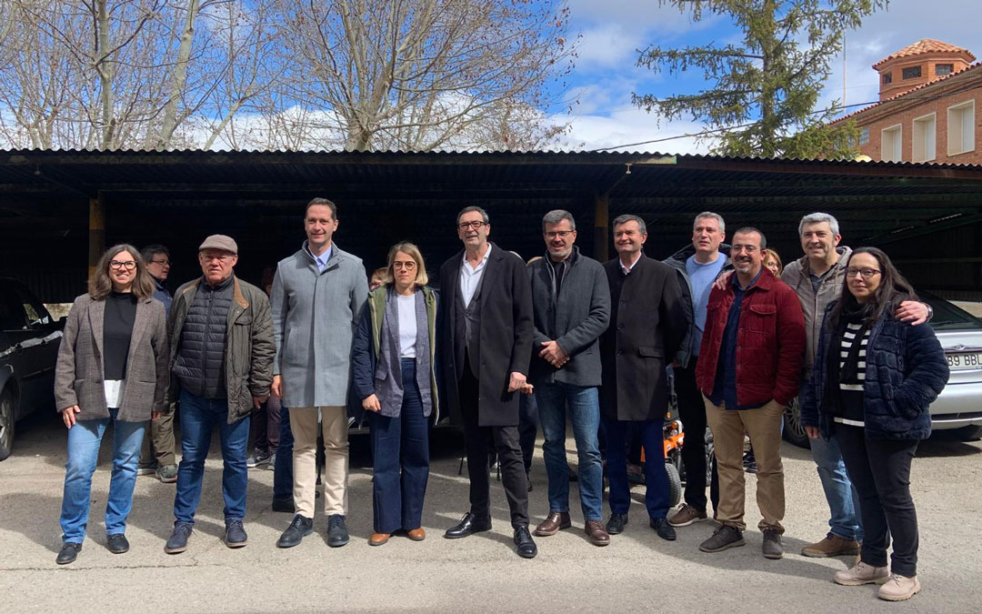 Autoridades en la inauguración de ambos proyectos en los que se han invertido 2 millones de euros. / S Cubero