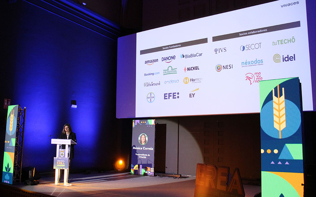 Intervención de Mónica Correia, vicepresidenta de Vivaces, en el Foro EREA en Calanda. / B. Severino