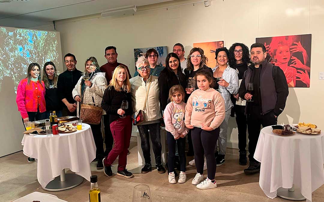 Foto de familia de los participantes en la degustación final de productos locales./ C.O.