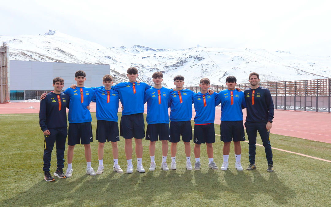 Jugadores de la selección aragonesa de balonmano en el PNTD de Granada / Federación Española