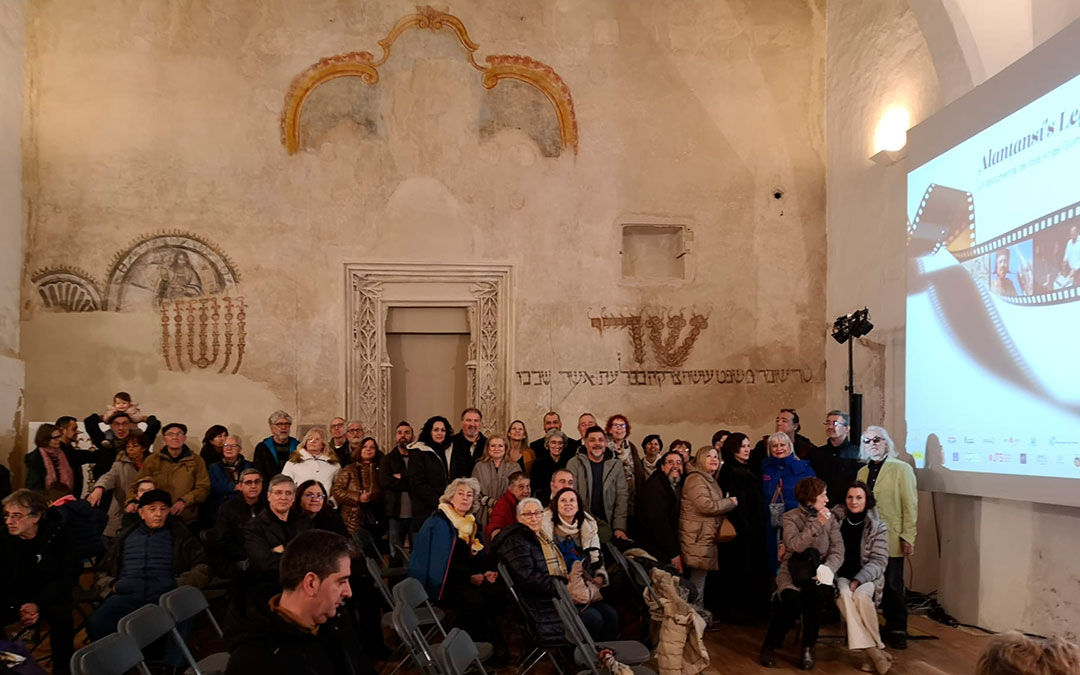 Proyección de 'Libros: el legado de Alantansí', y actuación de Arte Sonado en la sinagoga de Híjar. / José Ángel Guimerá