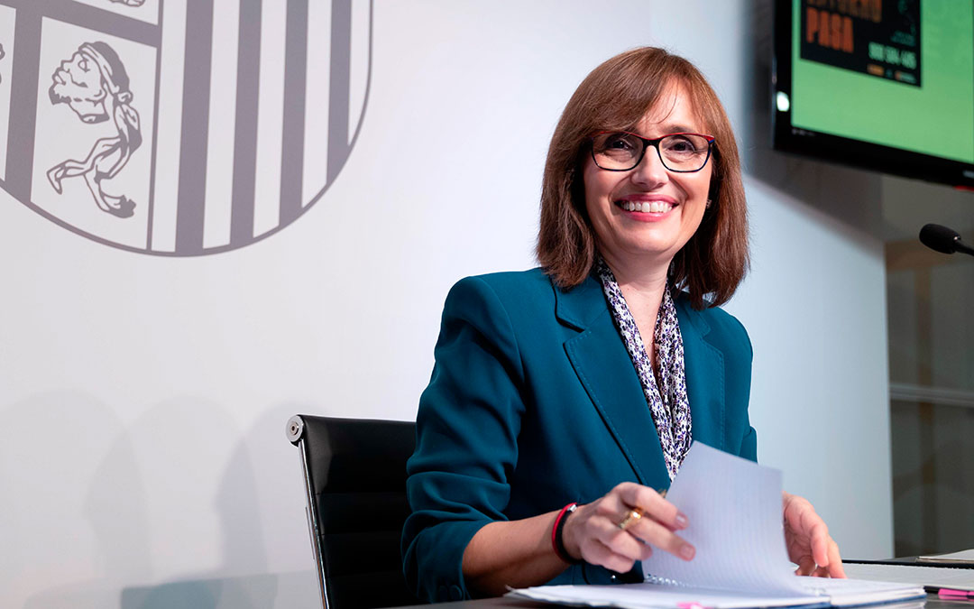 María Antoñanzas en una comparecencia de prensa como directora del Instituto Aragonés de la Mujer. / Fabián Simón-DGA