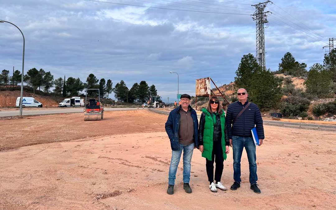 La concejal Belén Adán juntos a los técnicos del área./ AYTO