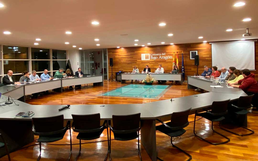 Imagen del pleno de febrero celebrado este lunes en la sede de la Comarca./ AYTO