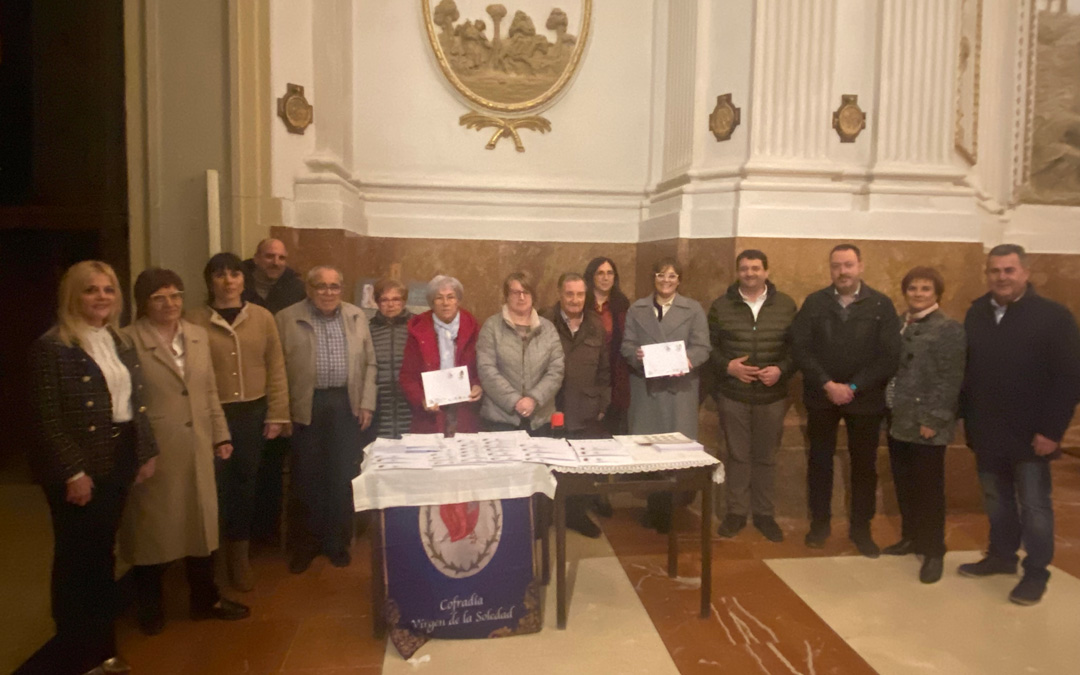 Presentación del sello y matasellos de la Cofradía Virgen de la Soledad. / A.Z