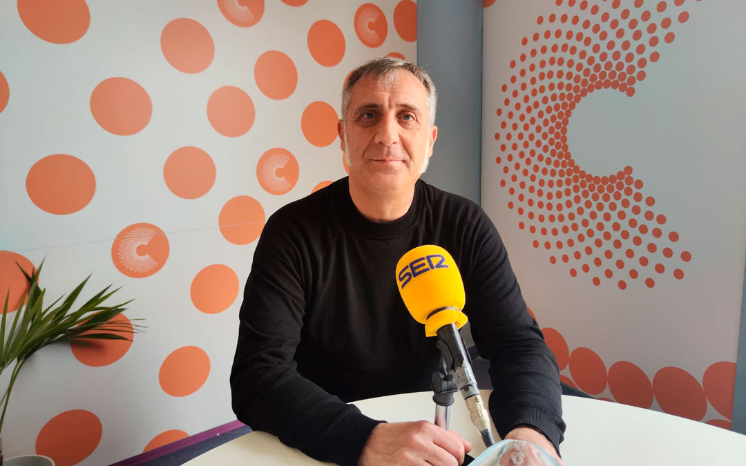Ramiro Domínguez en los estudios de Radio La Comarca / LA COMARCA