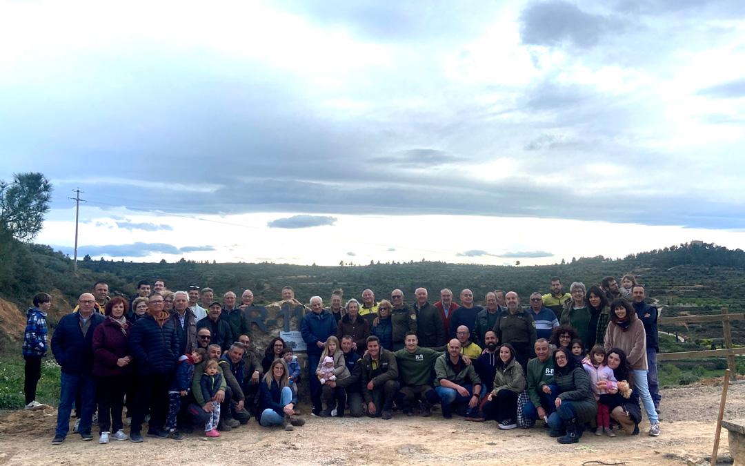 Foto de grupo de todos los asistentes a la inauguración de este viernes del Parque del Retén./ A.Z