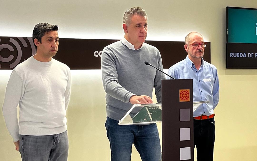 Rueda de prensa celebrada este martes en las Cortes de Aragón./TE