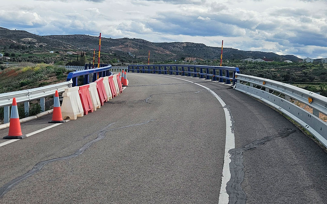 La variante de Alcorisa sufre varios blandones en el trazado que se inauguró hace tan solo dos años. / M. I.
